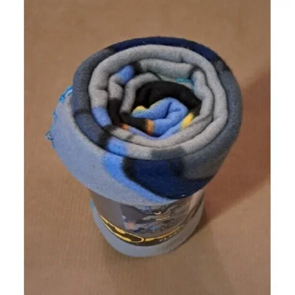 New Mini Batman Fleece Throw Gift Blanket DC Comics Hero Cape Bat Signal Logo - Picture 3 of 3